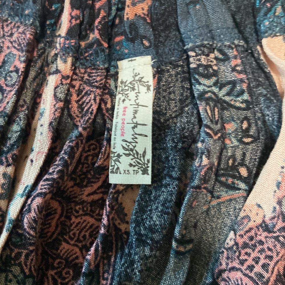 Free people boho trapeze tunic. Size XS but very loose. Easily a small/medium - Picture 5 of 5